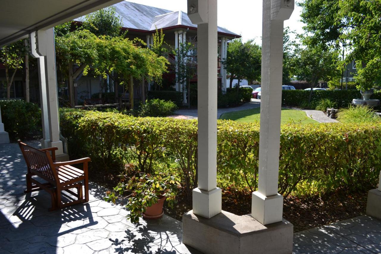 Sebastopol Inn Екстериор снимка